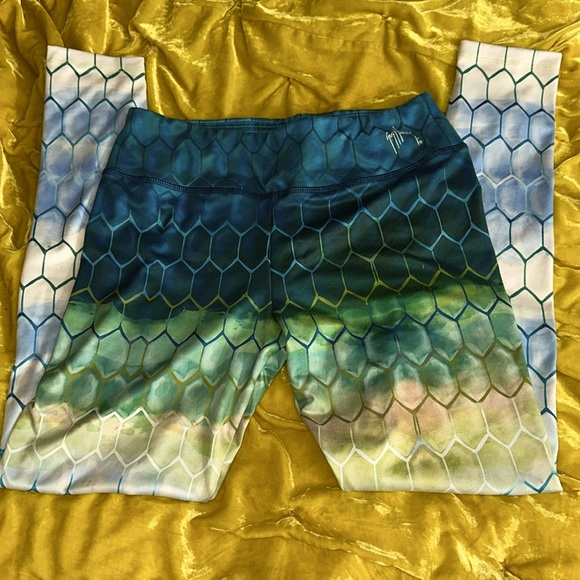 Guy. Harvey leggings, size medium, polyester, spandex mix. - Picture 1 of 2